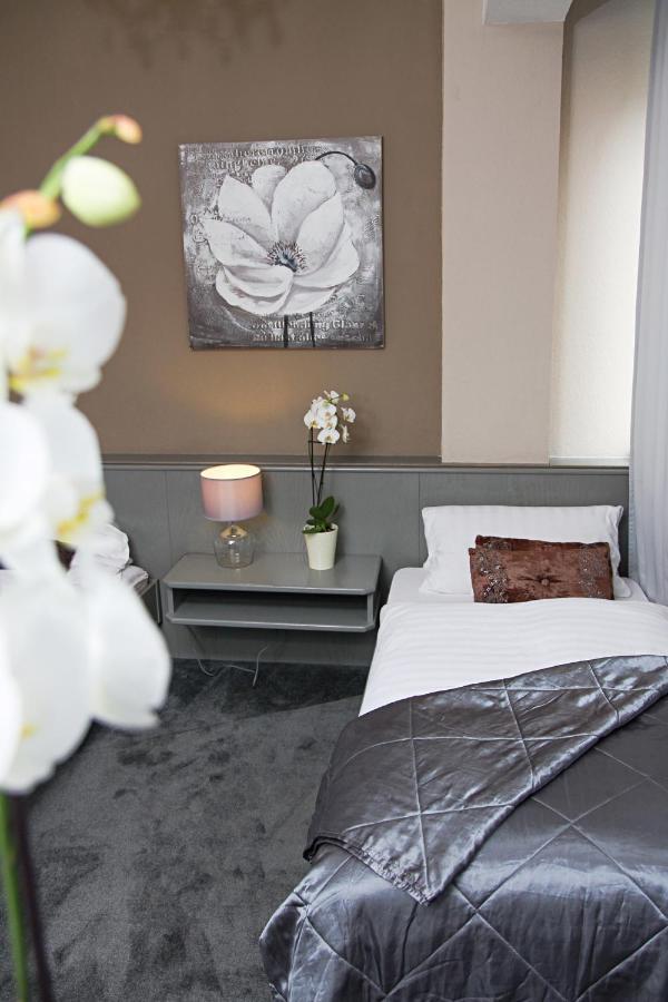 Lux 3*
