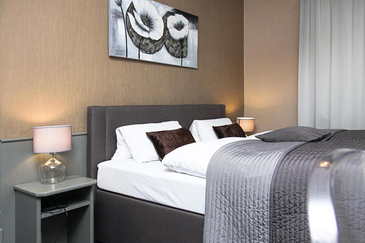 Hotel Lux